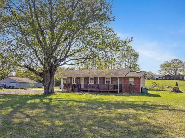 2840 Lylewood Rd, Woodlawn, TN 37191