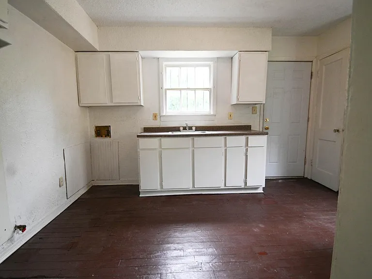 2650 Scotland Dr — Photo 7
