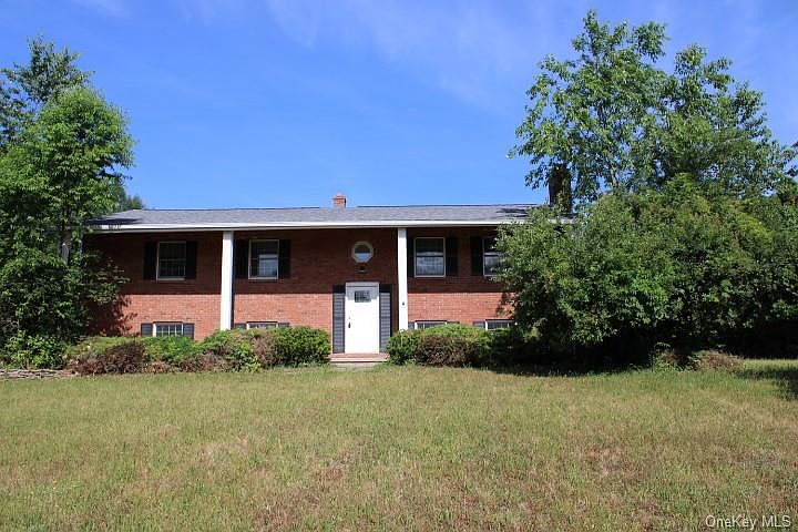 1st image of 14 Sherwood Dr