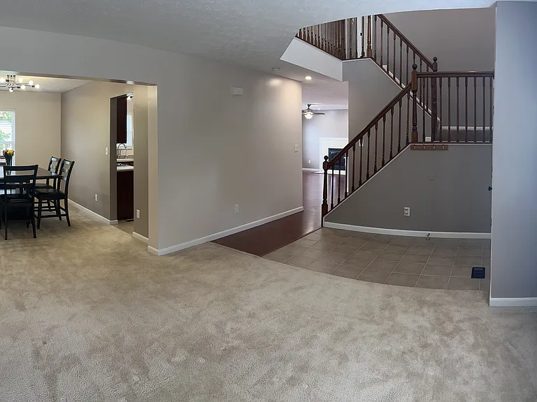 6631 Lovell Ct — Photo 3