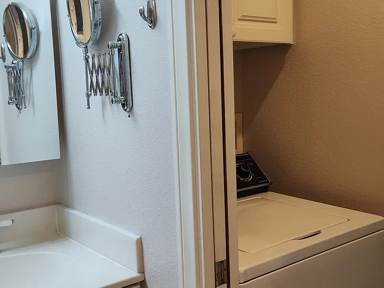 laundry room, off master bathroom