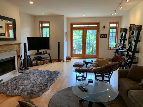628 W Wrightwood Ave APT 3E, Chicago, IL 60614