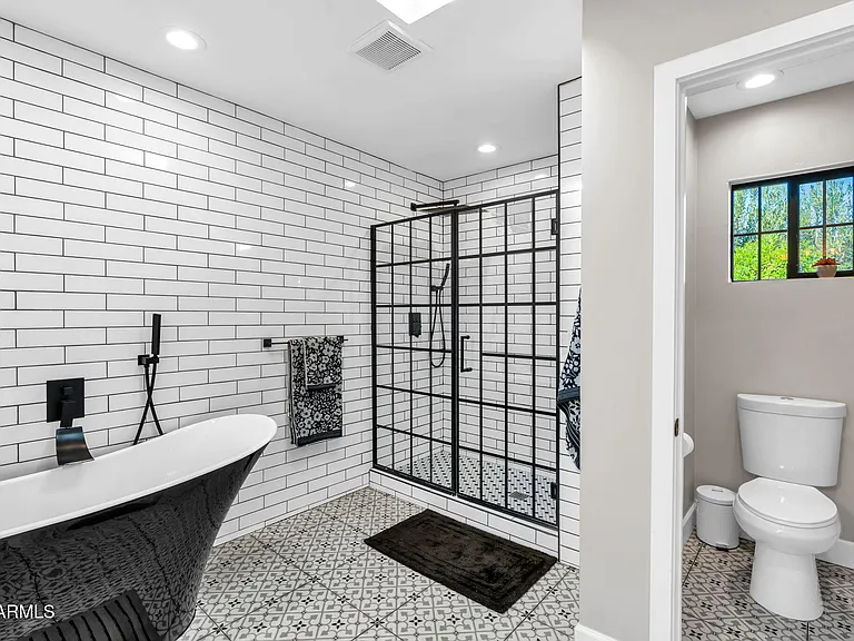 4402 E Turney Ave — Photo 22