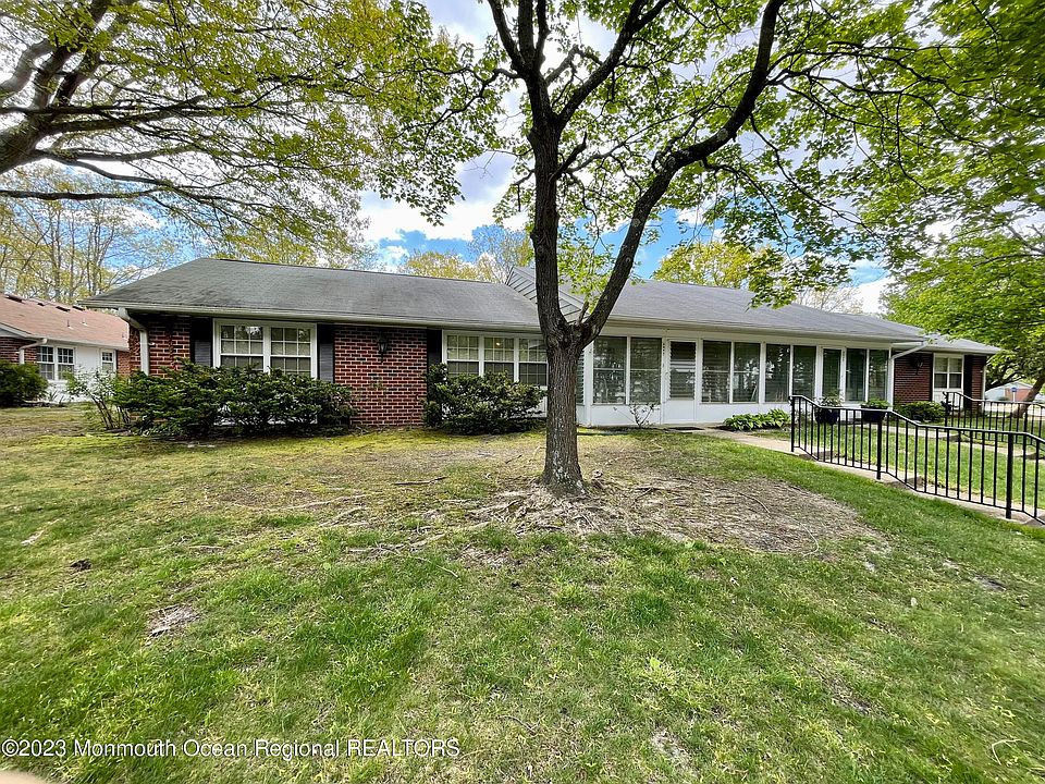 984A Aberdeen Drive, Lakewood, NJ 08701 Zillow