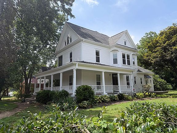 3rd image of 2400 Spring Garden St
