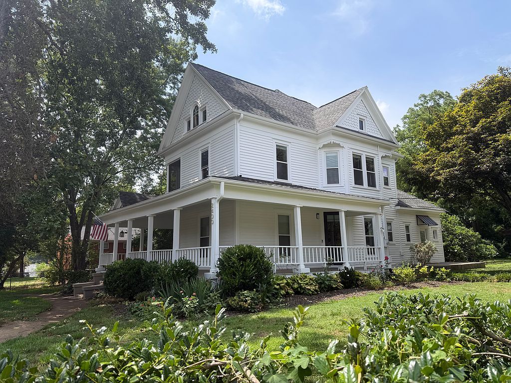 2400 Spring Garden St - Property Image