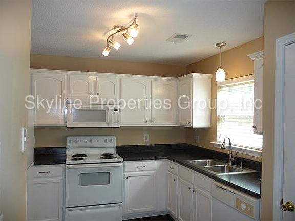3rd image of 265 Fox Creek Blvd