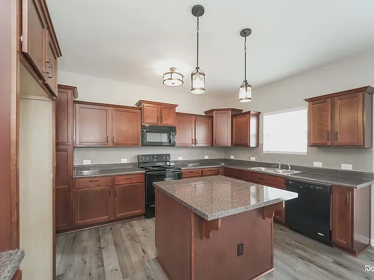 1519 Loropetalum Rd — Photo 5