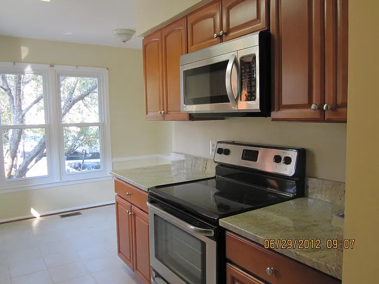 1003 Marsden Ct — Photo 4