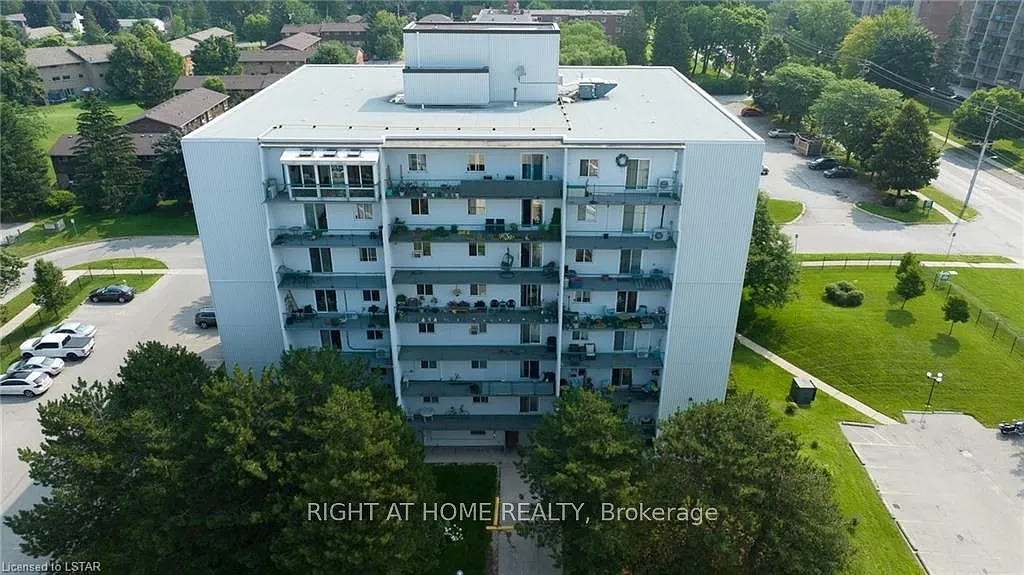Ridgeview Terrace — Photo 3