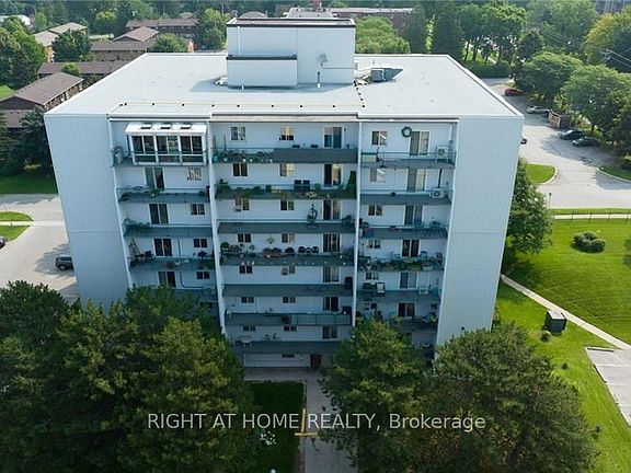 3rd image of 986 Huron St #801
