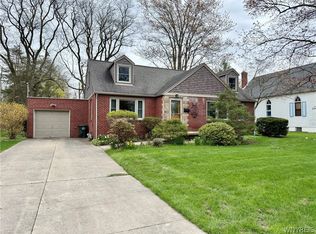 510 3rd St, Youngstown, NY 14174