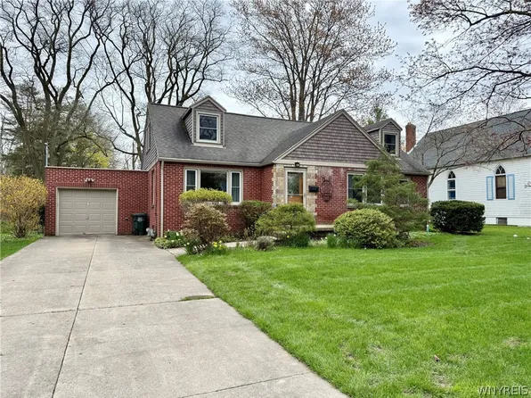 510 3rd St, Youngstown, NY 14174