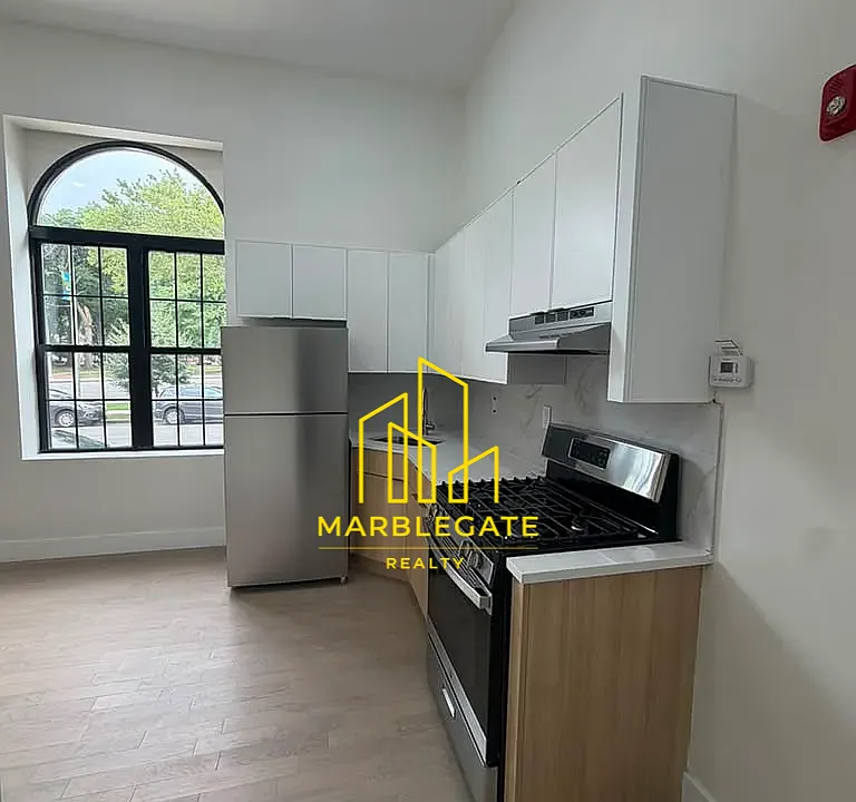 53 Lincoln Park #11A