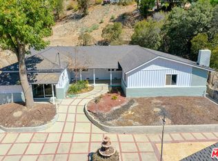 7865 Denivelle Rd, Sunland, CA 91040