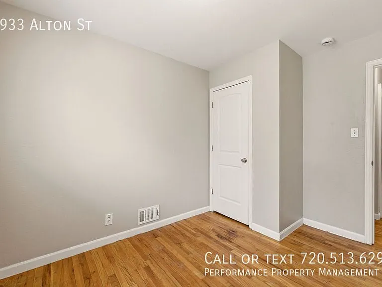 1933 Alton St — Photo 17