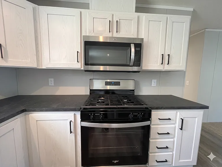 73 Ashley Cir #22 — Photo 4