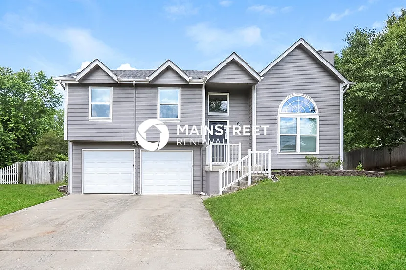 8804 Golden Ln — Photo 1