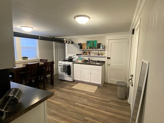 3rd image of 1577 Ashland Ave APT 10