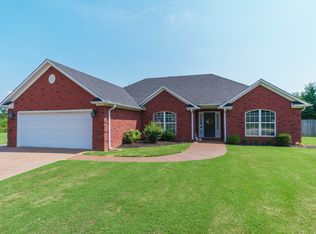 60 Thornwood Cv, Jackson, TN 38305