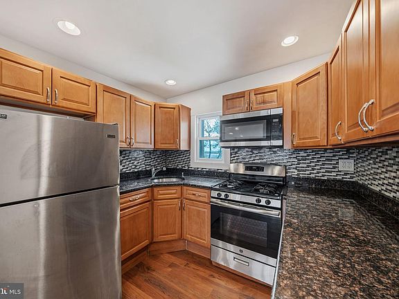 5th image of 225 Terrace Ave #5