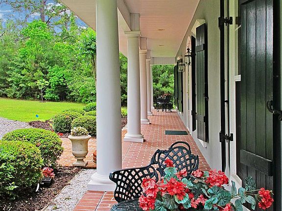 Front Porch, working Shutter