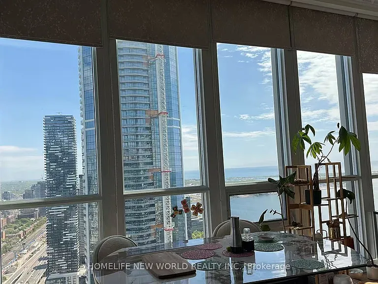 16 Harbour St #5303 — Photo 5