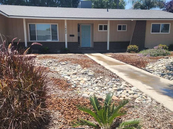 1645 W La Vida Avenue, Visalia, CA 93292