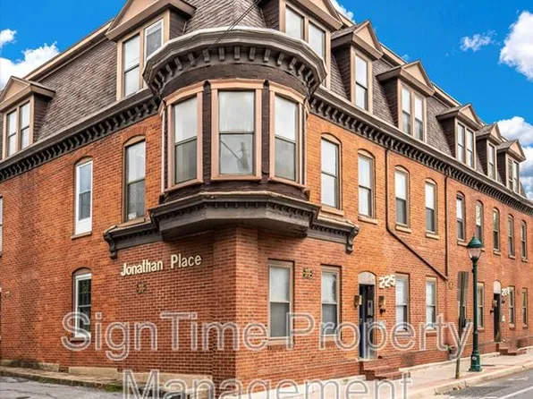 229 N Jonathan St #202, Hagerstown, MD 21740