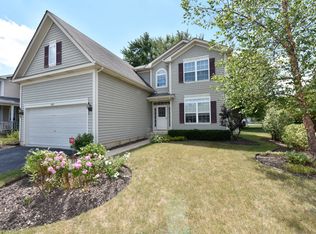 448 Bald Eagle Ct, Grayslake, IL 60030