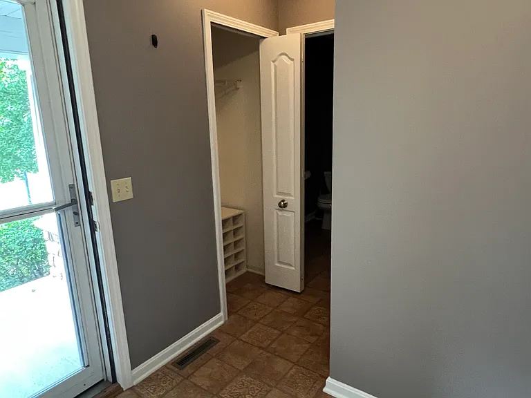 2494 Cedar Creek Ln — Photo 5