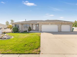 1165 W Johnson Ridge Ln, West Jordan, UT 84084