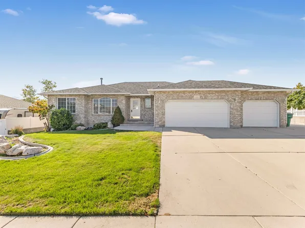 1165 W Johnson Ridge Ln, West Jordan, UT 84084