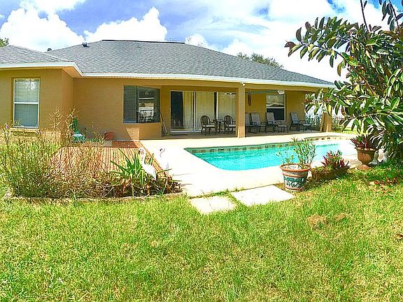 2nd image of 452 Nash Ln