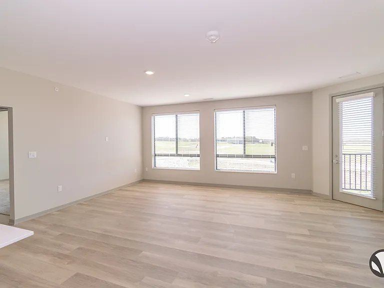 Chateau at Yankee Hill Apartments — Photo 91