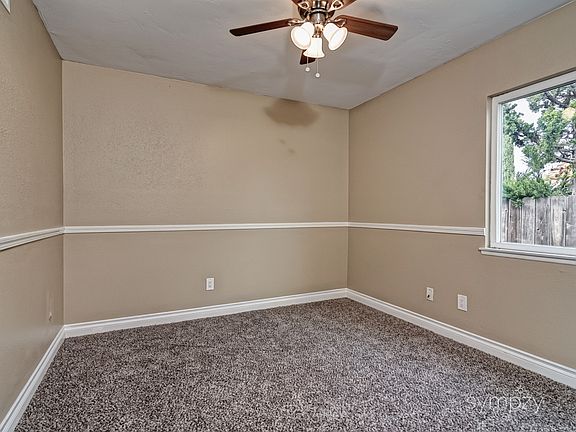 5th image of 17418 Saint Andrews Dr