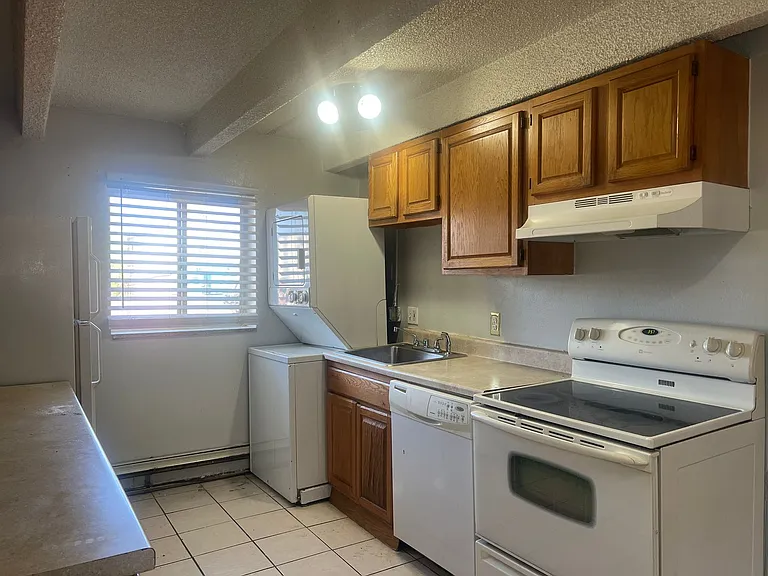 1180 Yosemite St #102 — Photo 8