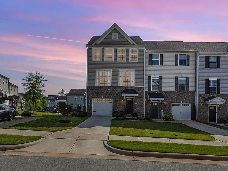 235 Misty Pike Dr — Photo 1