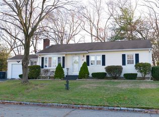 16 Kalmer Rd, Warwick, RI 02886