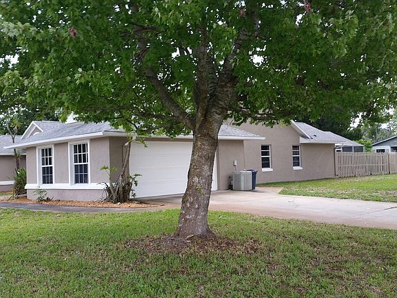 2nd image of 1843 Travelers Palm Dr