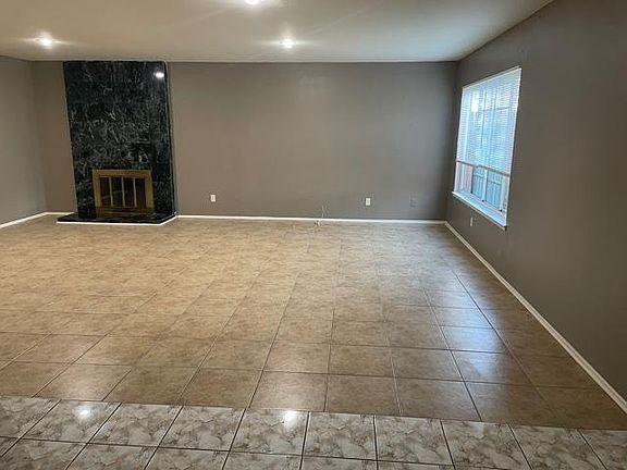 3rd image of 8152 Monticello Cir