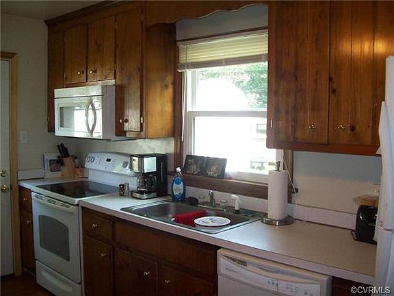 2nd image of 6501 Lakeshore Dr