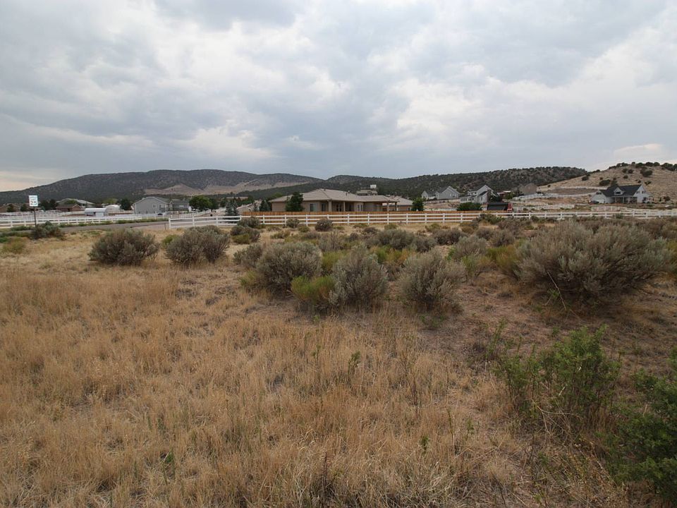 1st image of 1425 N Paiute Ave