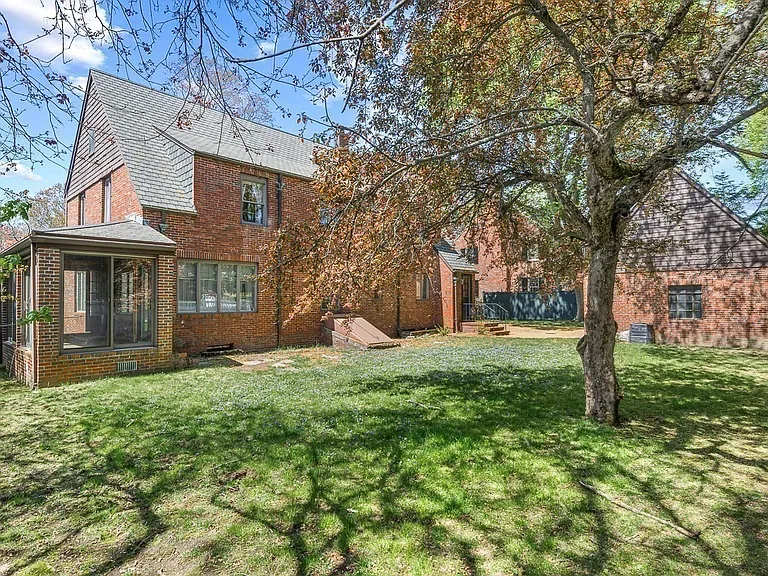 59 Wedgemere Ave — Photo 29