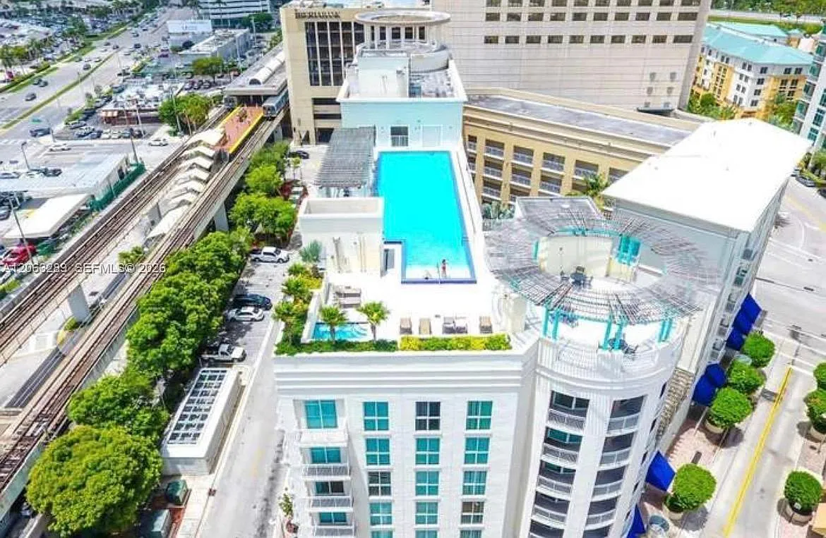 Downtown Dadeland Condo N — Photo 1