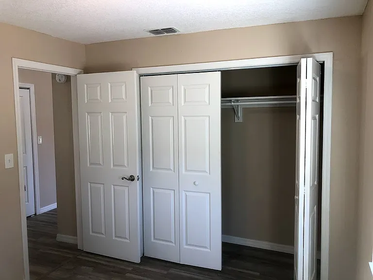 819 W Orange St — Photo 9