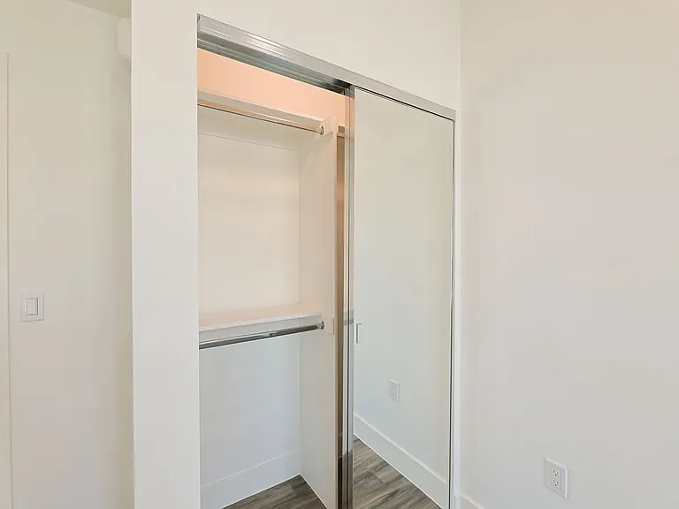 4000 W Mont Clair St — Photo 27
