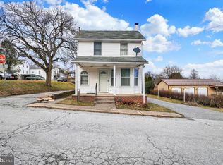 5 E Pennsylvania Ave, Stewartstown, PA 17363