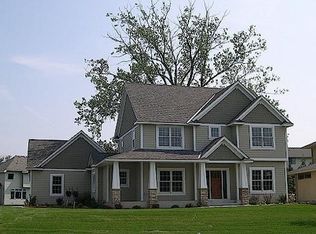 662 Sterling St, Maplewood, MN 55119