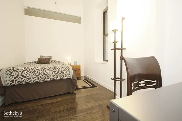 Rented by Sotheby's International Realty | media 23